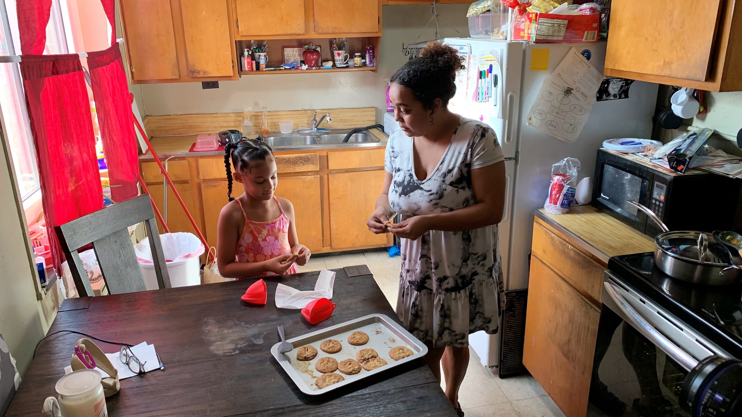 https://www.engineeringforchange.org/wp-content/uploads/2023/03/Participant-Mary-Rivera-and-daughter-Francelli-Reyes-scaled.jpg